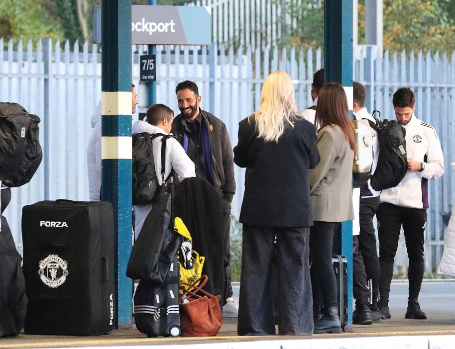 อโมริมแจ้งให้ยูไนเต็ดทราบว่า การจบในอันดับท็อปโฟร์จำเป็นต้องเสริมกำลังในแดนกลางในช่วงตลาดซื้อขายนักเตะฤดูหนาว! มีความหวังที่จะขยายสัญญาให้กับนักเตะรุ่นเก๋า 2 คน โดยมีคูนญ่าสนับสนุนการเคลื่อนไหวนี้