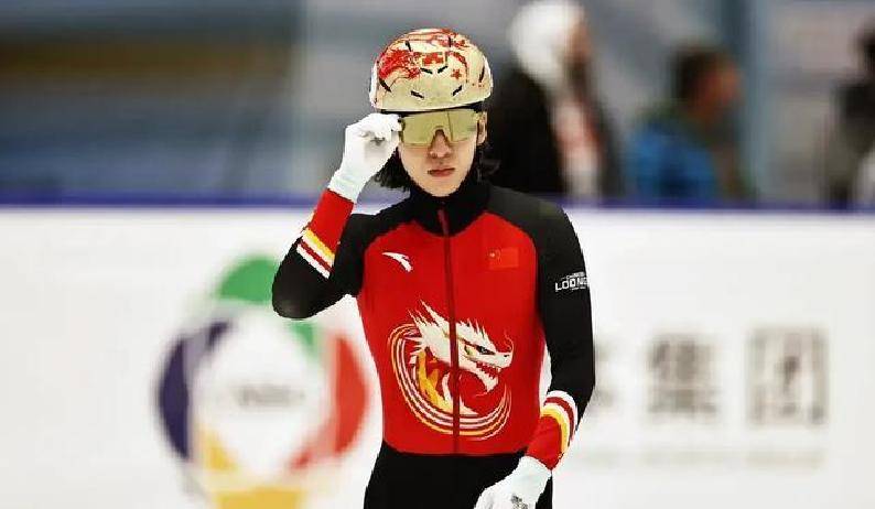 การถ่ายทอดสดหลายช่องทางตลอด 24 ชั่วโมง! CCTV นำเสนอการแข่งขันกีฬาหลากหลายรายการ พร้อมการปะทะกันระหว่าง Kings กับ Nuggets และ Lyon กับ Paris Saint-Germain ที่กำลังดำเนินไปอย่างดุเดือด แมตช์ | ผู้ชม | 1