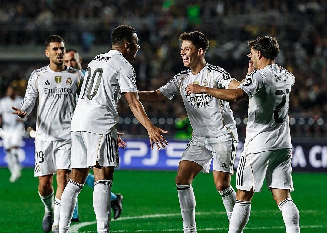 ระเบิดลูกใหญ่ของเรอัล มาดริด: กองหน้าค่าตัว 80 ล้านยูโรถูกดร็อปนั่งสำรอง เล็งย้ายทีมช่วงฤดูหนาว โดยมีอาร์เซนอลและสเปอร์สให้ความสนใจ! โรดรีโก้ อลอนโซ วินิซิอุส