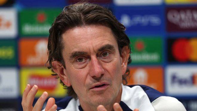 ท็อตแน่ม ฮ็อตสเปอร์ ระบุเป้าหมาย 'ผู้จัดการระดับโลก' สำหรับการเปลี่ยนแปลงตำแหน่งผู้จัดการทีม แฟนๆ ปลื้ม: 'ดีกว่า มิเกล อาร์เตต้า' _Glass_Frank_Crystal_Palace