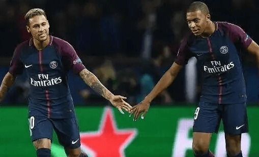 การแข่งขันถ้วย: ปารีส แซงต์-แชร์กแมง พบ ฟลาเมงโก้ – การปะทะกันของทีมที่ถนัดเสมอ. การพบกันครั้งนี้จะสามารถหาผู้ชนะได้หรือไม่? _ผู้เล่น_เกมรุก_เกมรับ