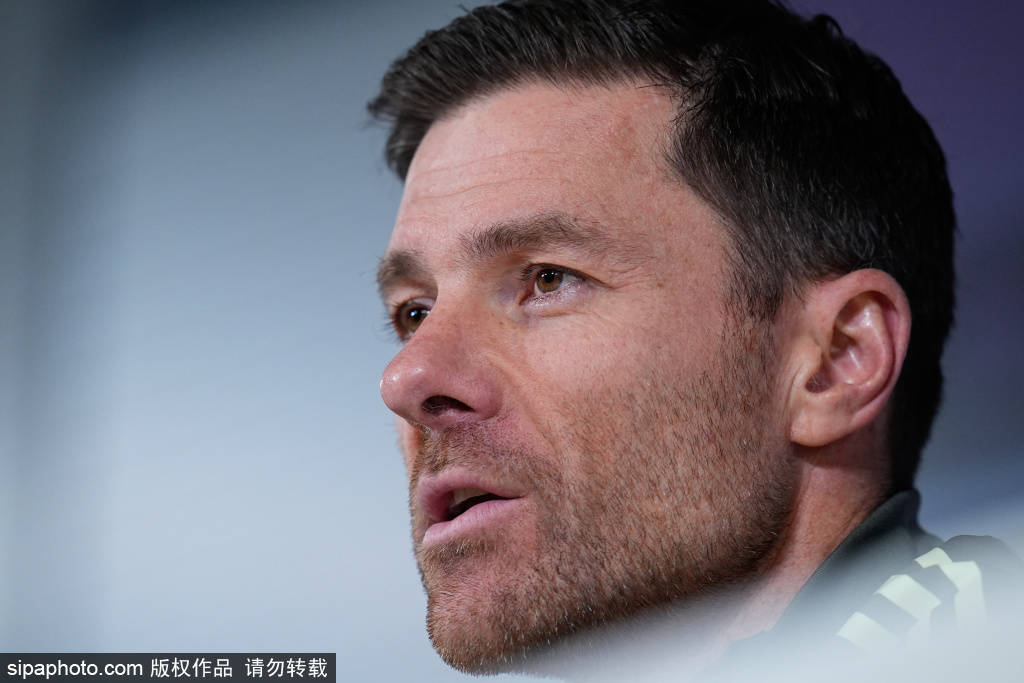 อัลเมด้าวิจารณ์ผู้ตัดสินอย่างรุนแรง: ความขัดแย้งถาโถมในเกมเซบีย่า พบ เรอัล มาดริด ซง เน่ย ทำหน้าที่ผู้ตัดสิน หัวหน้าโค้ช