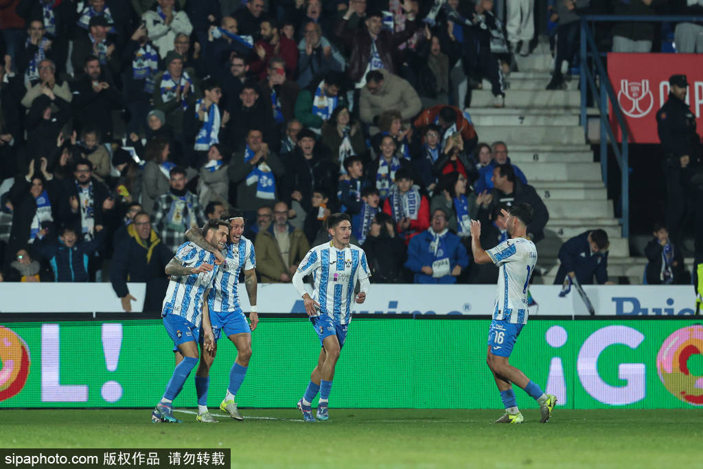 เอ็มบัปเป้ ทำสถิติเทียบเท่า โรนัลโด้ ขณะที่ เรอัล มาดริด ใกล้แซง บาร์เซโลนา การแข่งขัน: โรม่า พบ เรอัล มาดริด