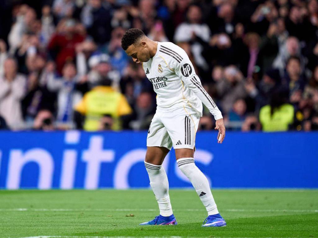 สรุปผลฟุตบอล: เชลซีเสมอกับนิวคาสเซิล, แมนเชสเตอร์ซิตี้และอาร์เซนอลผลัดกันขึ้นนำ, เอ็มบัปเป้เข้าร่วมกับโรนัลโด้_เรอัลมาดริด_พักครึ่ง_อินเตอร์มิลาน