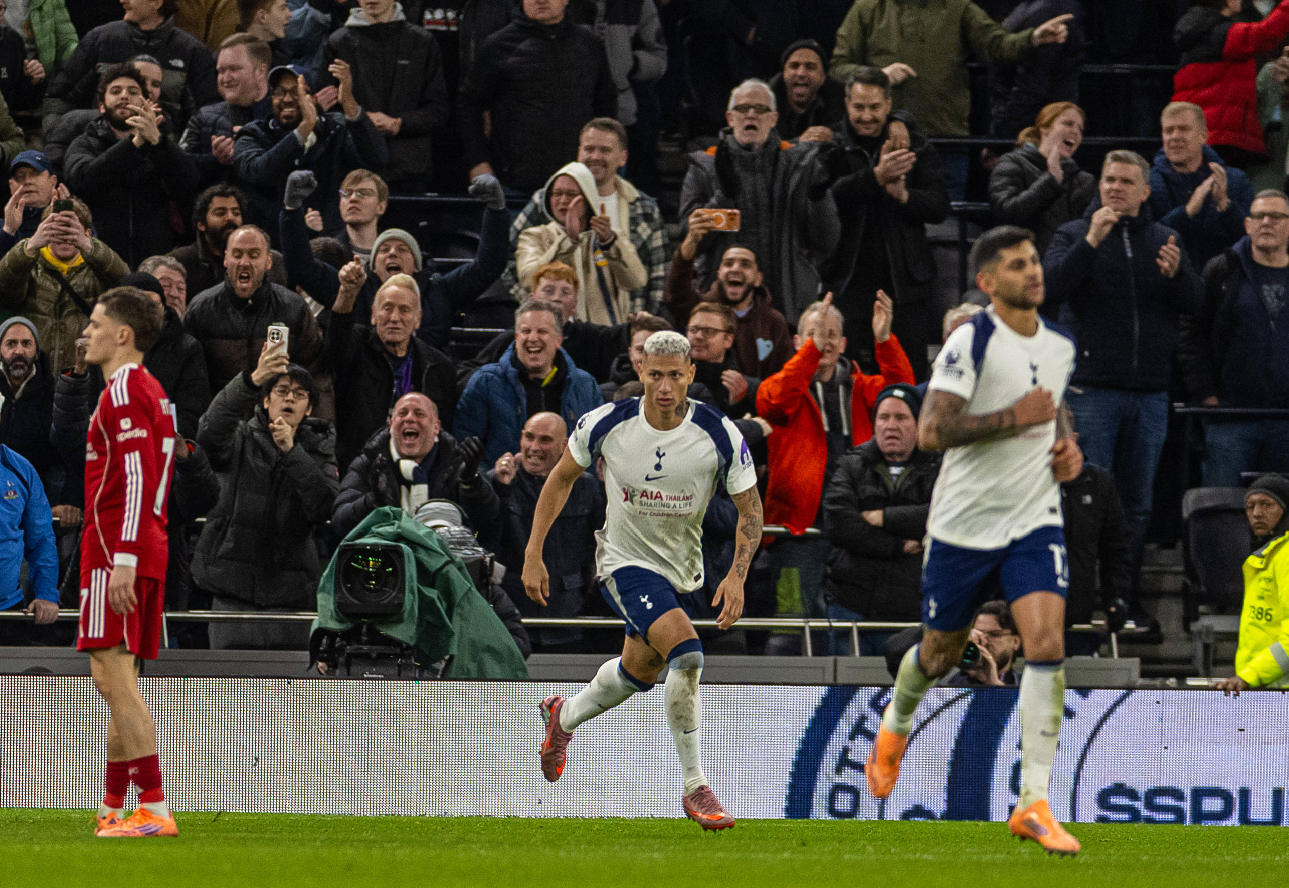 ฟุตบอล - พรีเมียร์ลีก: ท็อตแน่ม ฮ็อตสเปอร์ แพ้ ลิเวอร์พูล สำนักข่าวซินหัว รายงานการแข่งขัน ผู้เล่น