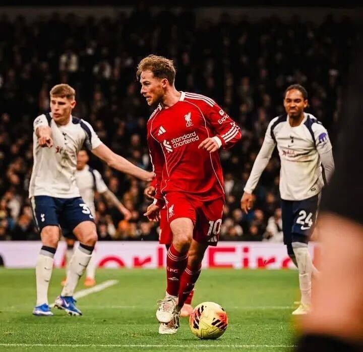 หมายเลข 10 ของลิเวอร์พูลแทบจะมองไม่เห็นในสนามด้วยการผ่านบอลเพียง 25 ครั้งตลอดทั้งเกม! สื่ออังกฤษ: เขาไม่ได้มีส่วนช่วยในการชนะเลย_แม็คอัลลิสเตอร์_แมตช์_วิร์ตซ์