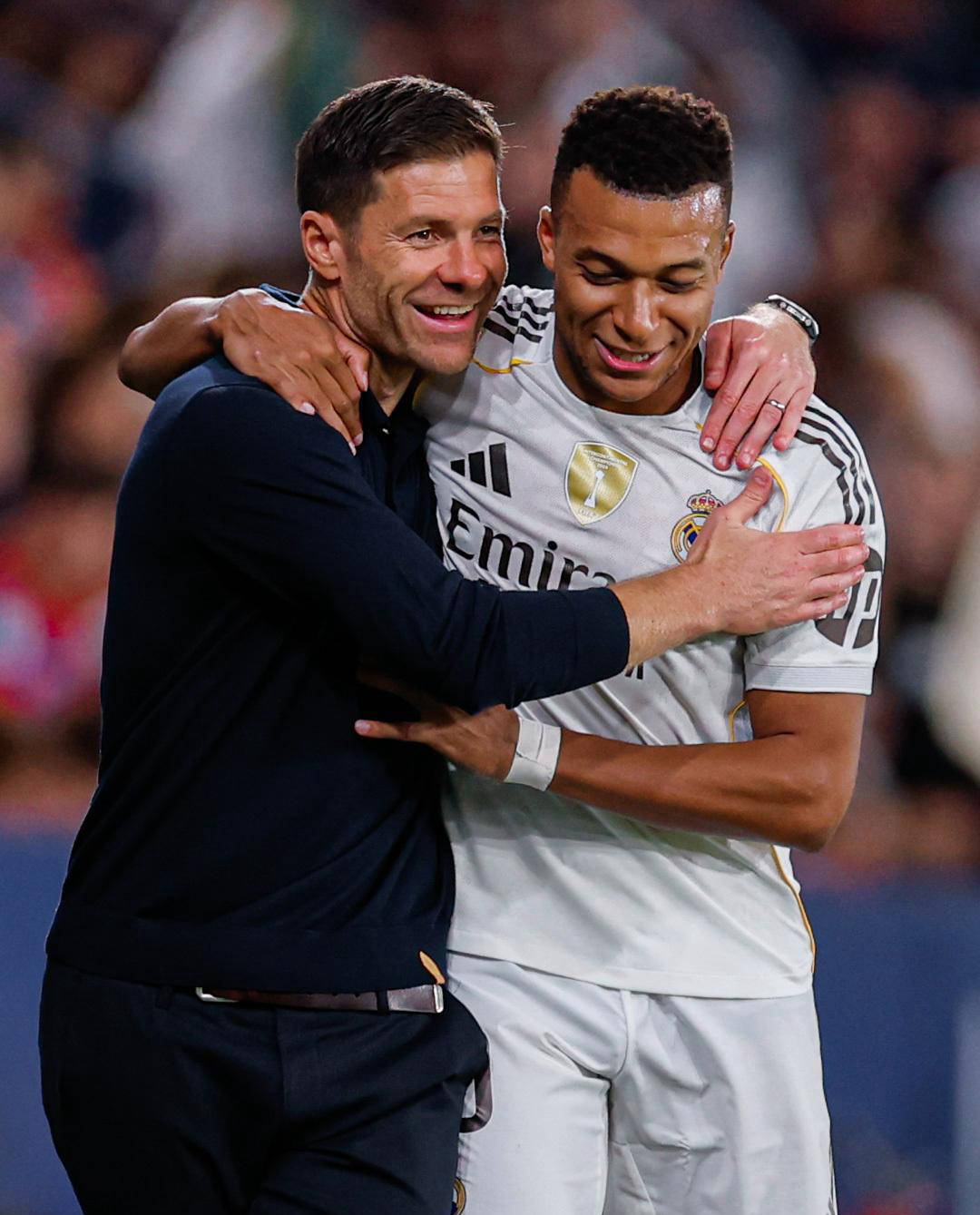 เรอัล มาดริด วางแผนเปลี่ยนผู้จัดการทีม โดยมีตำนานสโมสร อาร์เบลัว เป็นตัวเต็งที่จะเข้ารับตำแหน่ง การย้ายทีมมูลค่า 90 ล้านยูโรสำหรับนักเตะดาวรุ่งและกองกลางคนสำคัญของปารีส แซงต์-แชร์กแมง วิตินญ่า