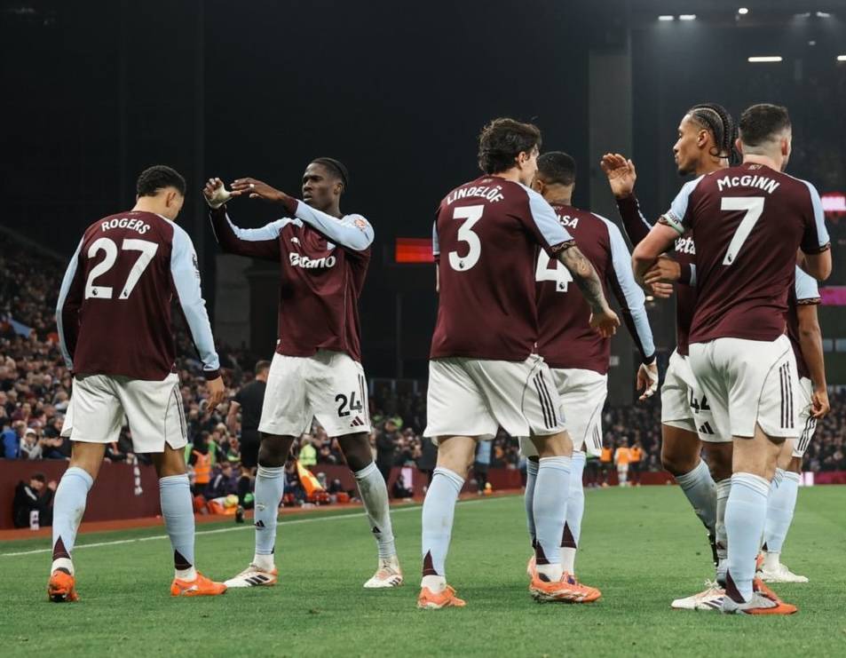 จากห้าเกมที่ไม่ชนะเลย กลายเป็นสิบเกมชนะติดต่อกัน! ทีมม้ามืดของพรีเมียร์ลีกอยู่ในอันดับสามอย่างสบาย ๆ ตามหลังอาร์เซนอลและแมนเชสเตอร์ซิตี้อย่างใกล้ชิด_แอสตัน วิลล่า_แมนเชสเตอร์ ยูไนเต็ด_เหย้า