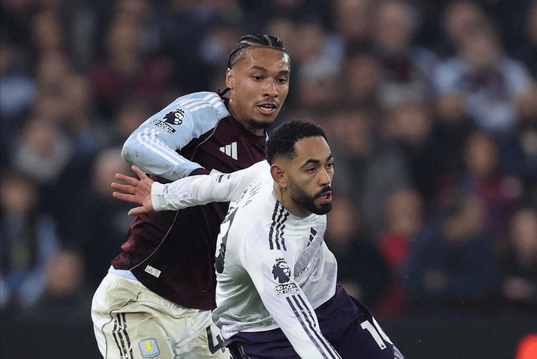 ด้วยคะแนนที่หยุดอยู่ที่ 2-1 ทีมม้ามืดผู้ท้าชิงแชมป์ได้สร้างความประหลาดใจด้วยการเอาชนะแมนเชสเตอร์ ยูไนเต็ด คว้าชัยชนะติดต่อกัน 10 นัดอย่างยอดเยี่ยม แมนเชสเตอร์ ซิตี้ และอาร์เซนอล กลัวหรือไม่? อันดับและฟอร์มของแอสตัน วิลล่า