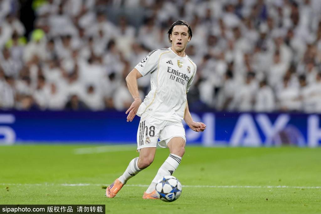 ข่าวลือการย้ายทีม: เรอัล มาดริด, แมนเชสเตอร์ ซิตี้ และลิเวอร์พูล ต่างจับตาอนาคตของโอลิ-ซาลา เรอัล มาดริด