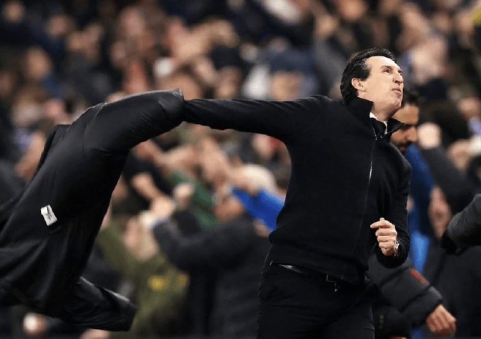 ต่อหน้าผู้ชม 50,000 คน เอเมรี วัย 54 ปี ถอดเสื้อแจ็คเก็ตฉลอง: ชนะติดต่อกัน 10 นัด + ปาฏิหาริย์ 111 ปี ขณะที่วิลล่าถล่มยูไนเต็ด 2-1_Rogers_Arsenal