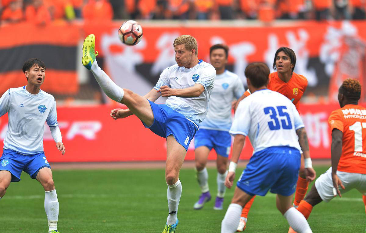 ฮัมบูร์กมีความได้เปรียบในบ้านอย่างชัดเจน ในขณะที่ฟอร์มของแฟรงค์เฟิร์ตยังคงไม่คงที่ – ใครจะเป็นผู้ชนะ? แมตช์ ทีมเยือน ผู้เล่น