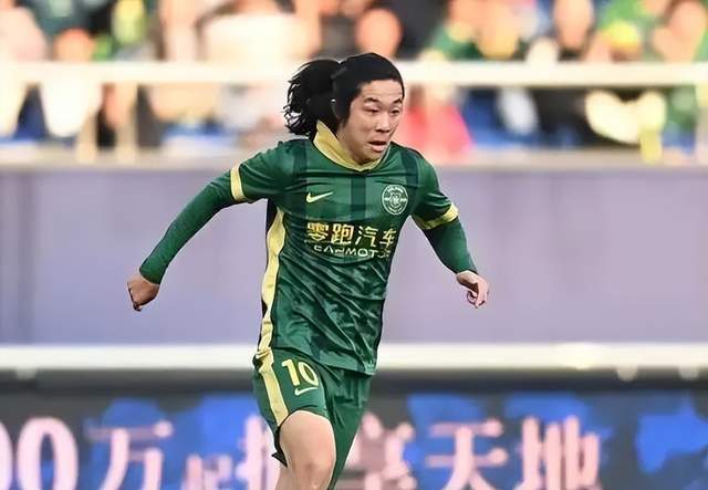 ช่างเป็นการคว้าตัวที่ยอดเยี่ยม! หลี่ ซื่อเซียง วัย 36 ปี เข้าร่วมทีมเหล็กลิอานิง: ครั้งหนึ่งเคยถูกโค้ชต่างชาติยกย่องว่ามีความสามารถที่จะประสบความสำเร็จในยุโรป! _ฤดูกาลนี้_ _กองกลาง_ _ลูก้า โมดริช_