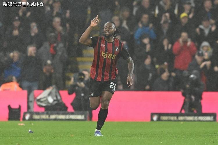 สรุปผลพรีเมียร์ลีก: แมนเชสเตอร์ ซิตี้ และยูไนเต็ด สู้กันอย่างดุเดือดเพื่อคว้าตัว เซเมโด้, อาร์เซนอล ผ่านเข้าสู่รอบต่อไปด้วยการดวลจุดโทษ_แมนเชสเตอร์ ซิตี้_การแข่งขัน_รอบชิงชนะเลิศ