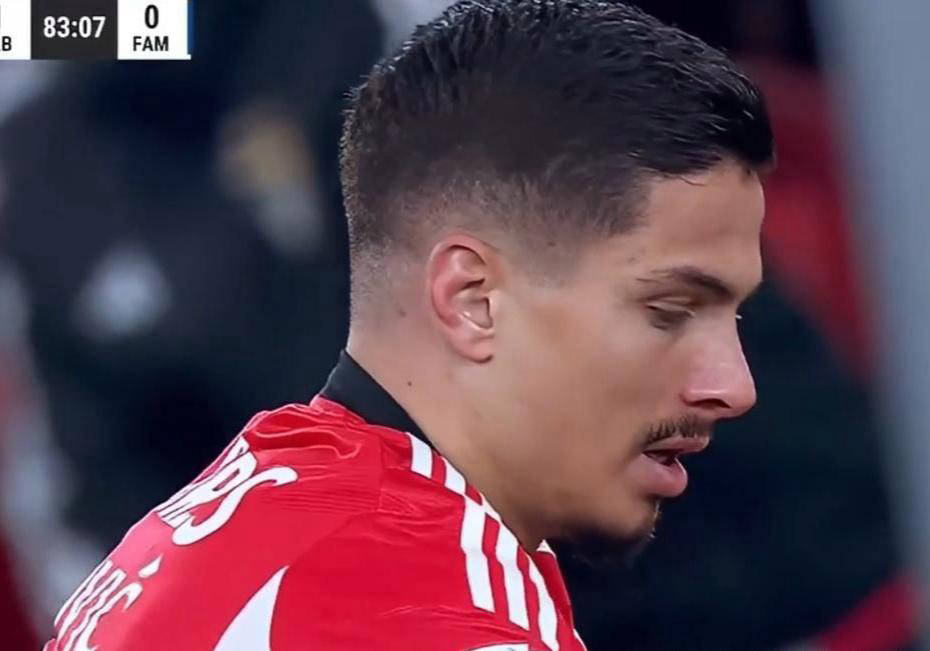 เบนฟิก้าเฉือนชนะฟาเมอลิเกา 1-0 ขยายสถิติไร้พ่ายในลาลีกาเป็น 15 นัด แต่ยังคงตามหลังจ่าฝูงอยู่ 8 คะแนน_ปาฟลิดิส_มูรินโญ_แชมเปียนส์ลีก