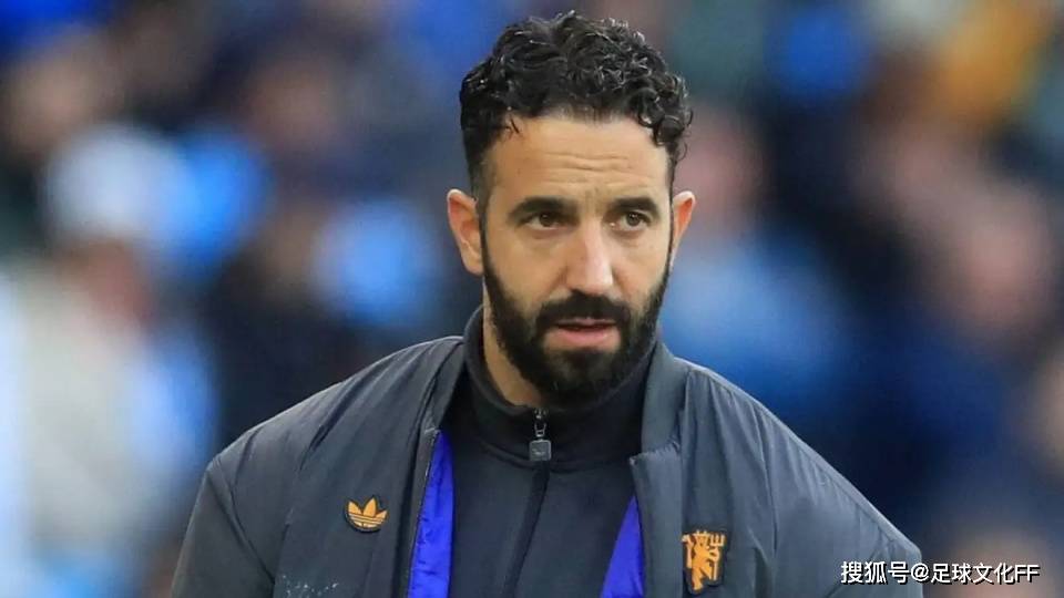 แมนเชสเตอร์ ยูไนเต็ด ได้จัดทำรายชื่อสั้นสิบคนในการไล่ล่าผู้เล่นที่มี 'ผลงานที่พิสูจน์แล้ว' เพื่อกอบกู้ทีมของอามอยม์ _แผน_ แชมเปียนส์ลีก โรม่า