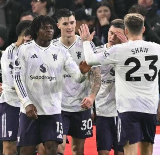 แมนเชสเตอร์ ยูไนเต็ด ต้องเผชิญกับ 4 นัดสำคัญใน 12 วัน; การเก็บแต้มสูงสุดอาจผลักดันพวกเขาให้ขึ้นไปอยู่ในอันดับ 4 และลุ้นแชมป์ยูฟ่า แชมเปียนส์ ลีก นัด | ฤดูกาล | เบิร์นลีย์