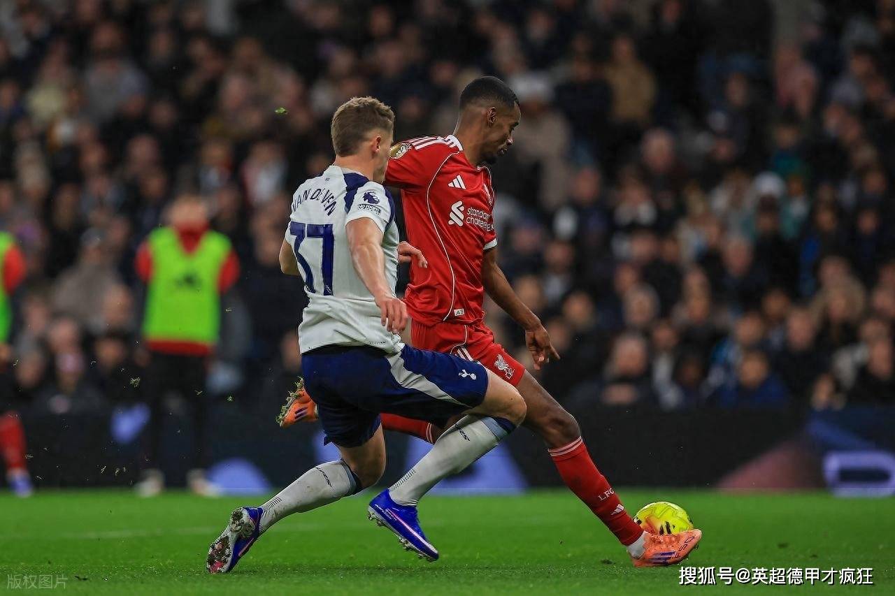 อิซัคของลิเวอร์พูลกระดูกน่องหัก! นักเตะเชื้อสายแอฟริกันขาเรียว! ซาก้าของอาร์เซนอลต้องใช้งานอย่างระมัดระวัง_孟子_师之