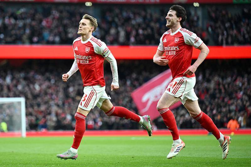 อาร์เซนอลรักษาตำแหน่งจ่าฝูงไว้ได้ด้วยการชนะนอกบ้านที่ไบรตัน